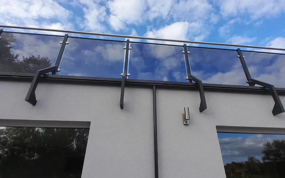 Realizacja Renoplast system PRO W35 z rynną R50 taras wentylowany