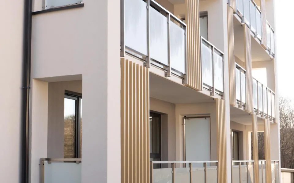 Realizacja Renoplast system PRO W35 balkony z posadzką ceramiczną