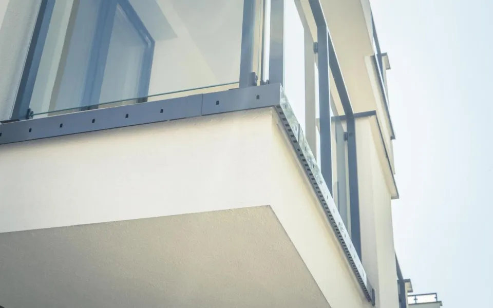 Realizacja system Renoplast Basic W30 na balkonach