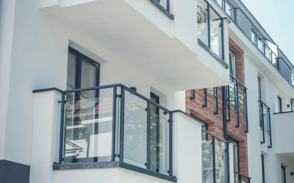 Realizacja system Renoplast Basic W30 na balkonach